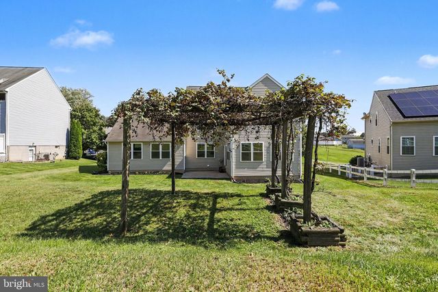 322 MAJESTIC CIR, Dallastown, PA 17313