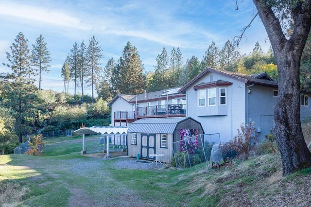 242 Montgomery Dr, Mokelumne Hill, CA 95245