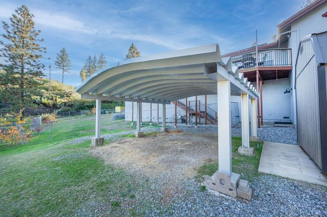 242 Montgomery Dr, Mokelumne Hill, CA 95245