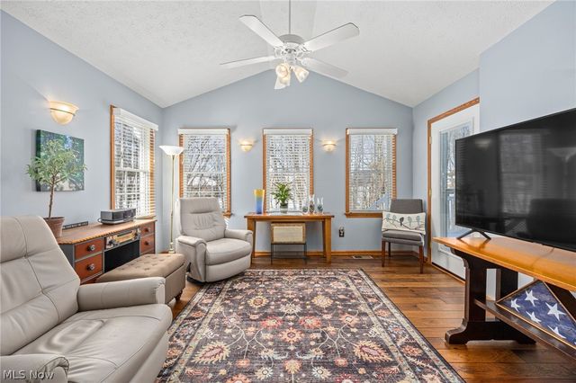 976 Rosemarie Circle, Wadsworth, OH 44281