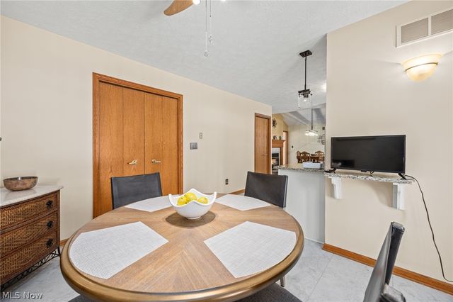 976 Rosemarie Circle, Wadsworth, OH 44281