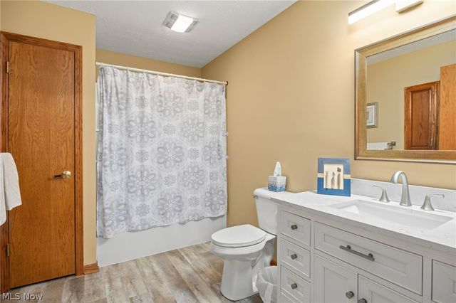 976 Rosemarie Circle, Wadsworth, OH 44281