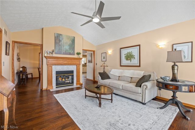 976 Rosemarie Circle, Wadsworth, OH 44281