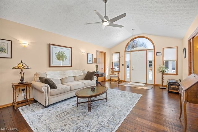 976 Rosemarie Circle, Wadsworth, OH 44281