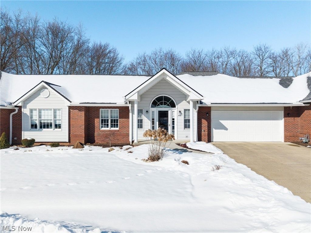 976 Rosemarie Circle, Wadsworth, OH 44281