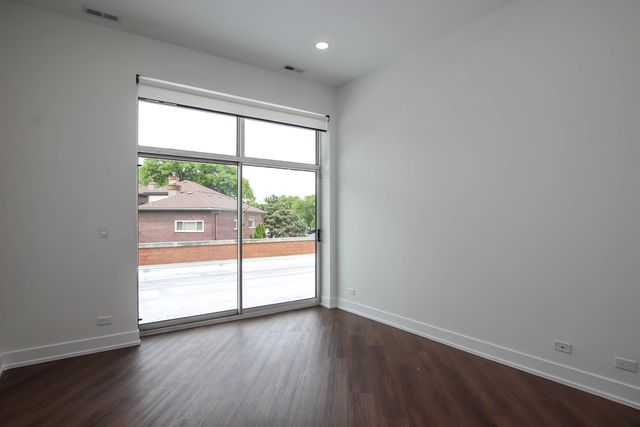 1001 N Milwaukee Avenue 204, Chicago, IL 60642
