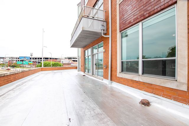 1001 N Milwaukee Avenue 204, Chicago, IL 60642