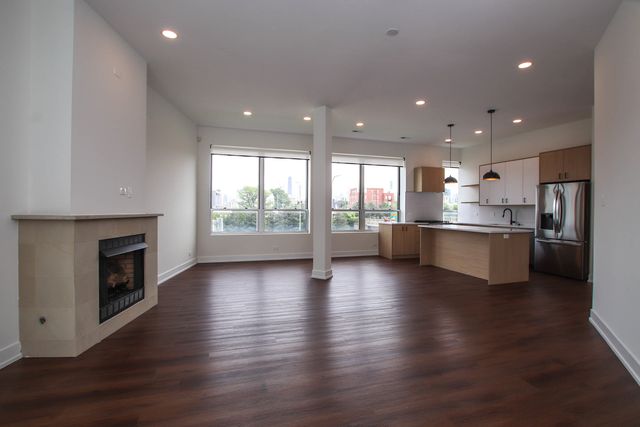 1001 N Milwaukee Avenue 204, Chicago, IL 60642