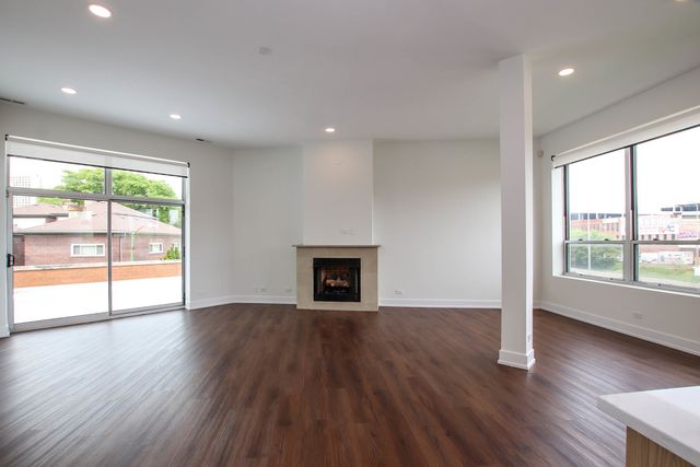 1001 N Milwaukee Avenue 204, Chicago, IL 60642