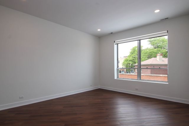 1001 N Milwaukee Avenue 204, Chicago, IL 60642