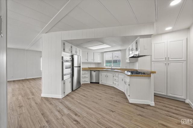 103 Cedarwood Lane, Bakersfield, CA 93308