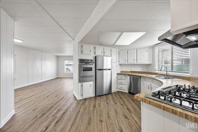103 Cedarwood Lane, Bakersfield, CA 93308
