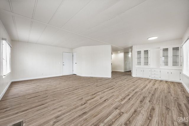 103 Cedarwood Lane, Bakersfield, CA 93308