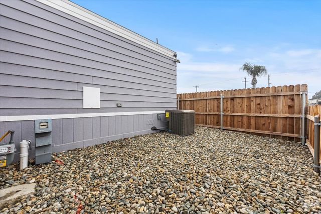 103 Cedarwood Lane, Bakersfield, CA 93308