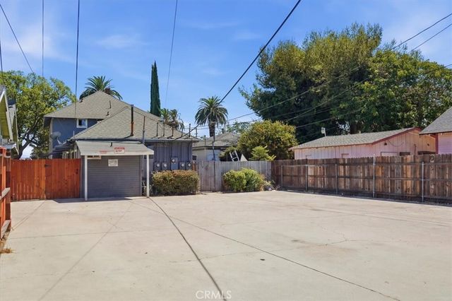 324 W C Street W, Ontario, CA 91762