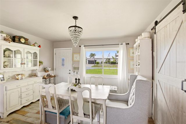 165 W TARPON BOULEVARD NW, Port Charlotte, FL 33952
