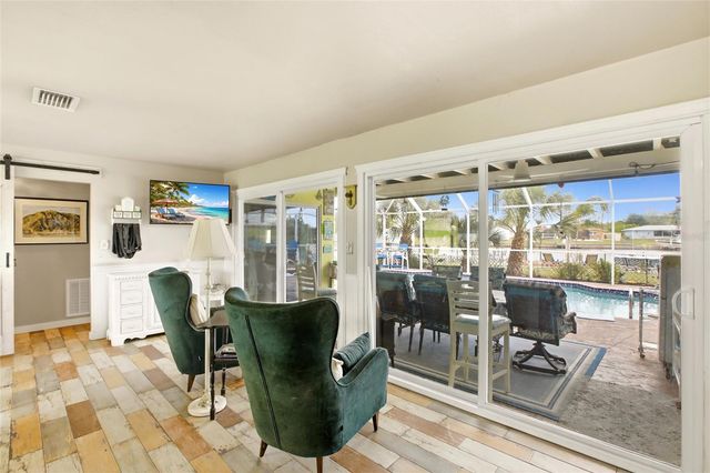 165 W TARPON BOULEVARD NW, Port Charlotte, FL 33952
