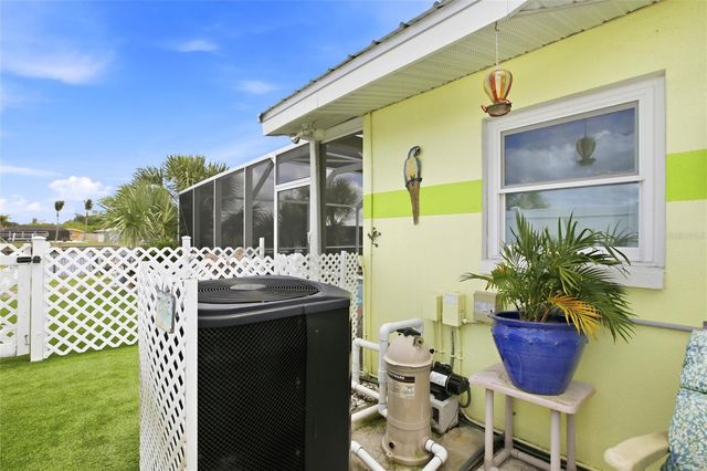 165 W TARPON BOULEVARD NW, Port Charlotte, FL 33952