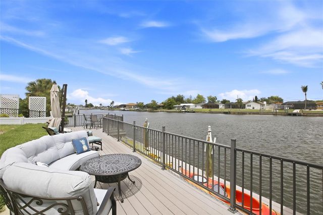 165 W TARPON BOULEVARD NW, Port Charlotte, FL 33952