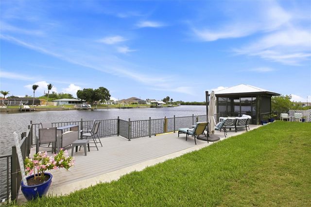 165 W TARPON BOULEVARD NW, Port Charlotte, FL 33952