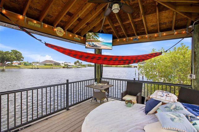 165 W TARPON BOULEVARD NW, Port Charlotte, FL 33952