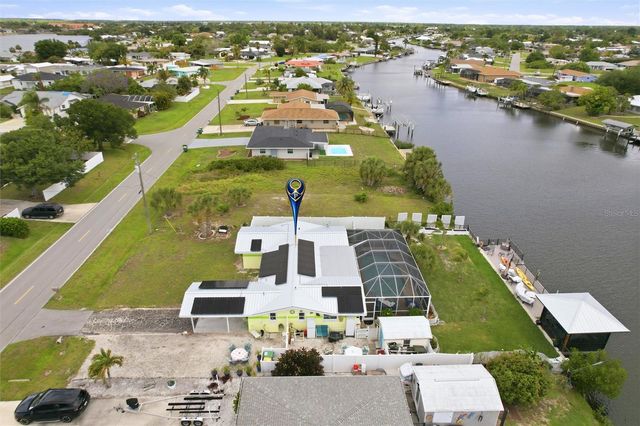 165 W TARPON BOULEVARD NW, Port Charlotte, FL 33952