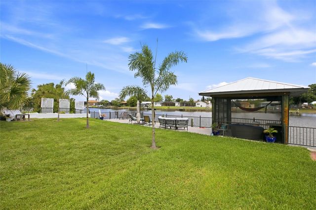 165 W TARPON BOULEVARD NW, Port Charlotte, FL 33952