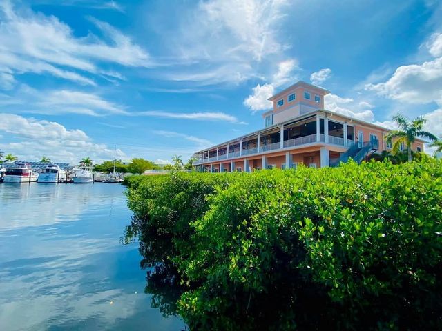 165 W TARPON BOULEVARD NW, Port Charlotte, FL 33952