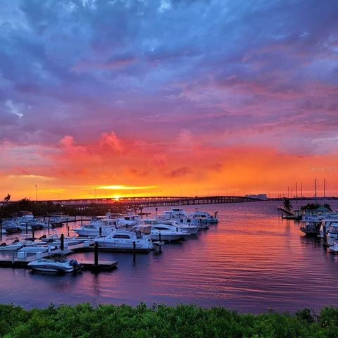 165 W TARPON BOULEVARD NW, Port Charlotte, FL 33952
