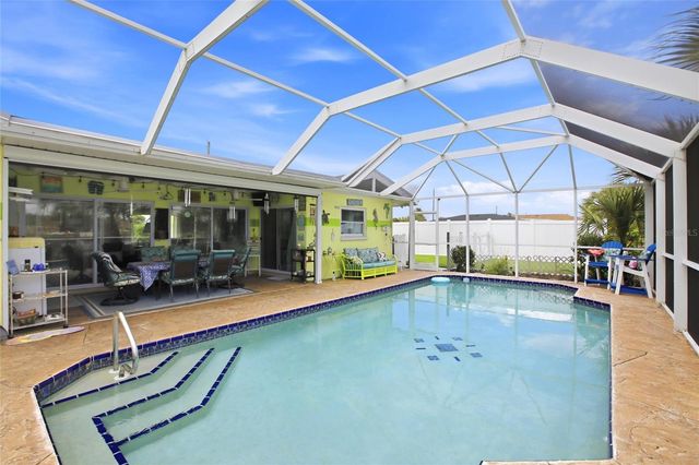165 W TARPON BOULEVARD NW, Port Charlotte, FL 33952