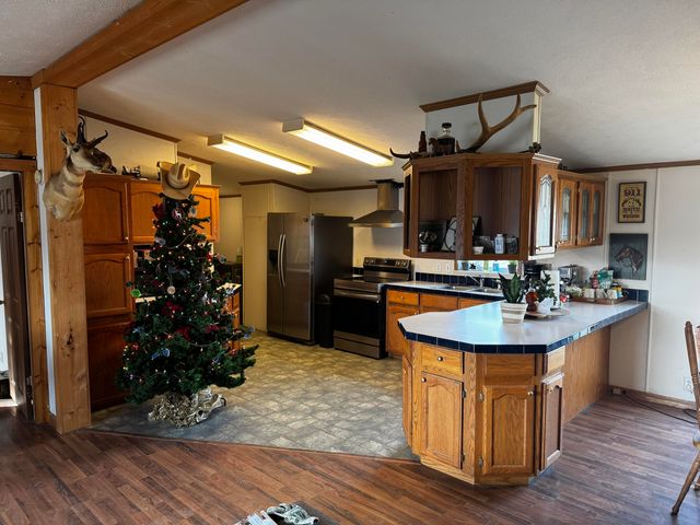 3917 County Road 4220, West Plains, MO 65775