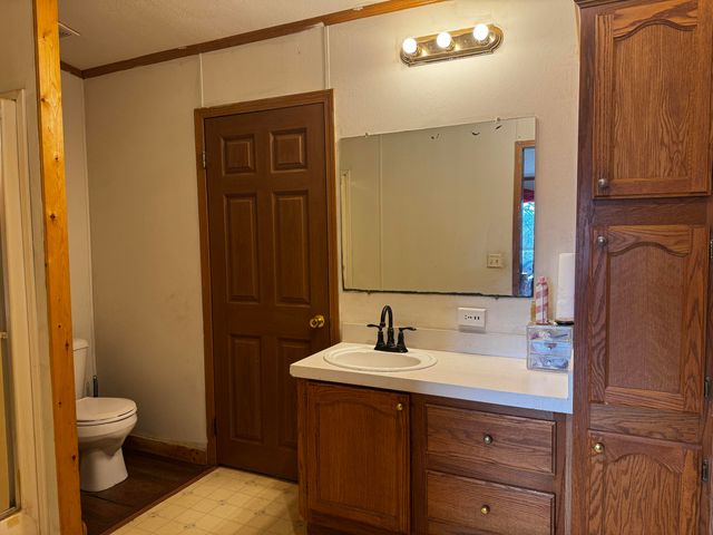 3917 County Road 4220, West Plains, MO 65775