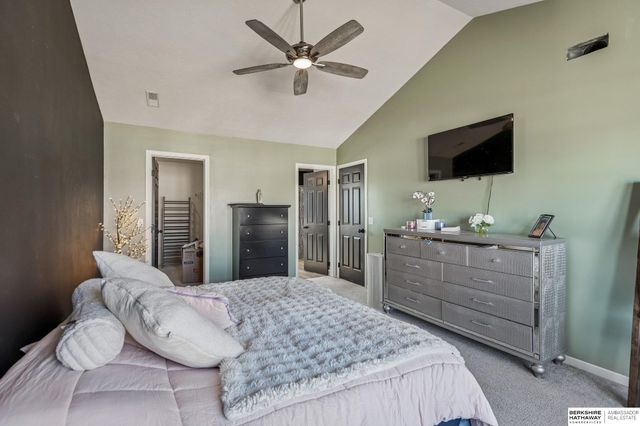 16121 R Street, Omaha, NE 68135