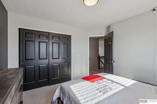 16121 R Street, Omaha, NE 68135