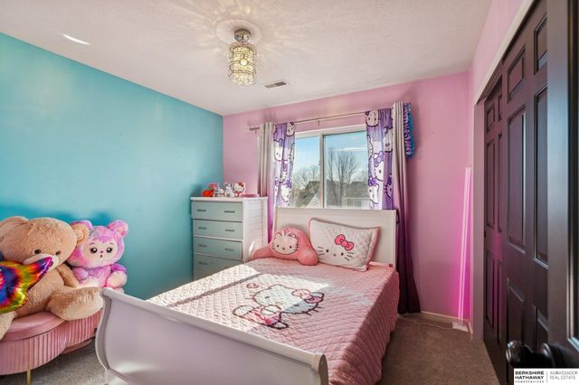 16121 R Street, Omaha, NE 68135