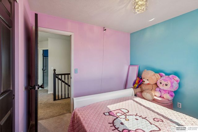 16121 R Street, Omaha, NE 68135