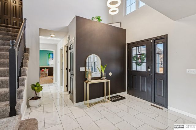 16121 R Street, Omaha, NE 68135