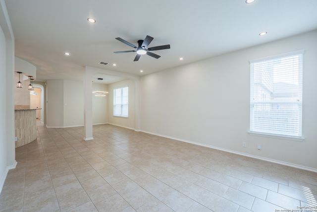 8615 Emerald Sky Dr, San Antonio, TX 78254