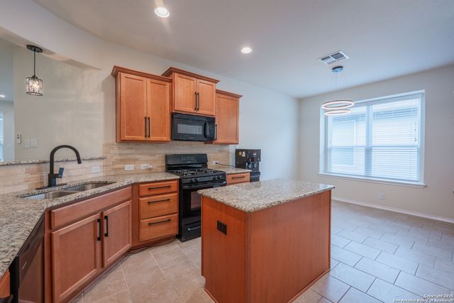 8615 Emerald Sky Dr, San Antonio, TX 78254