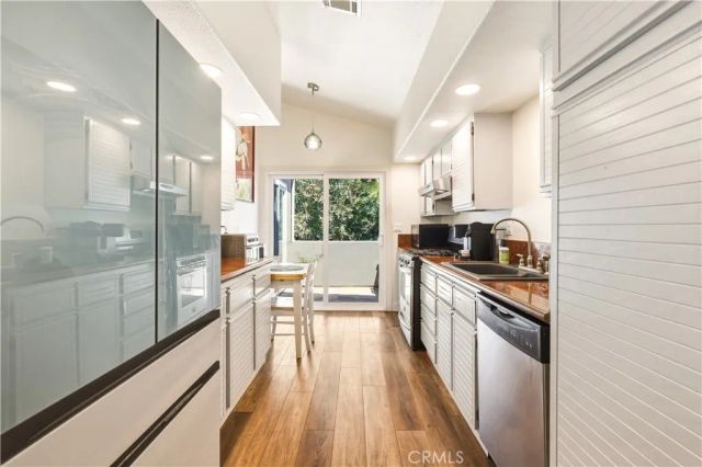 22229 Shadow Valley, Chatsworth, CA 91311