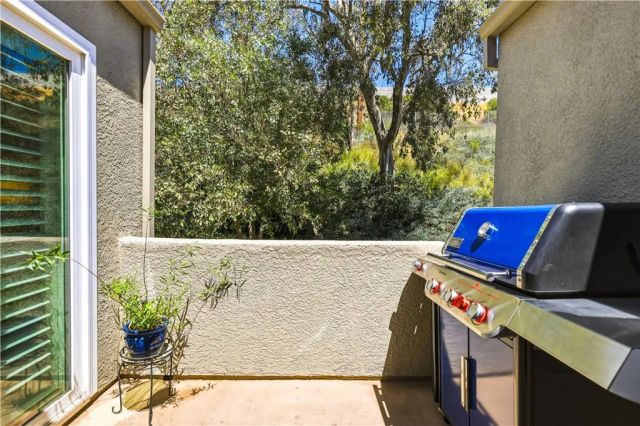 22229 Shadow Valley, Chatsworth, CA 91311