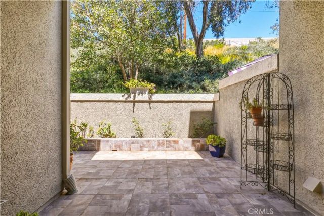 22229 Shadow Valley, Chatsworth, CA 91311