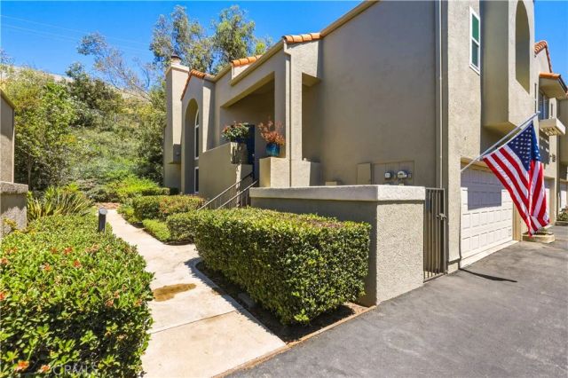 22229 Shadow Valley, Chatsworth, CA 91311