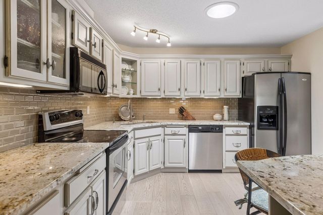 2228 Sherwood Court, Minnetonka, MN 55305