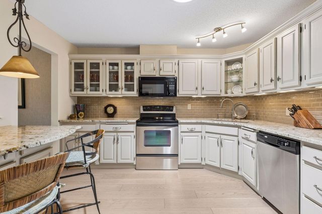 2228 Sherwood Court, Minnetonka, MN 55305
