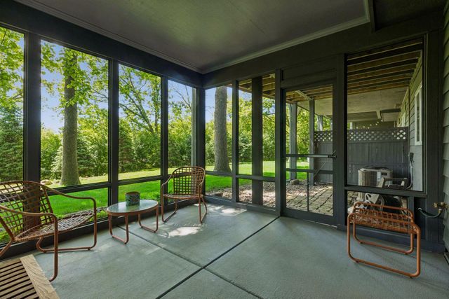 2228 Sherwood Court, Minnetonka, MN 55305