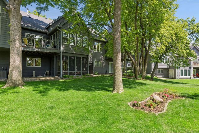 2228 Sherwood Court, Minnetonka, MN 55305