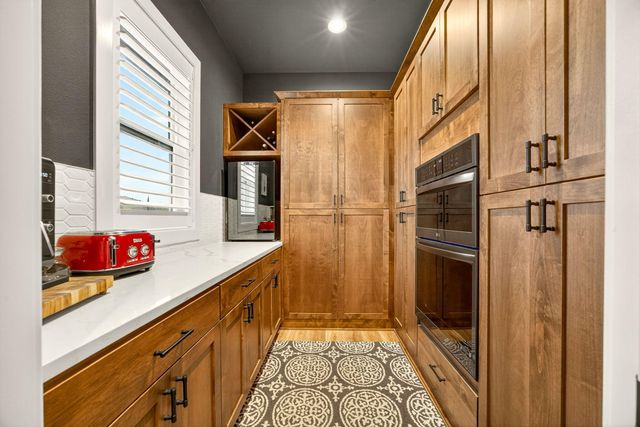 5623 Autumn Park Drive, Medford, OR 97504