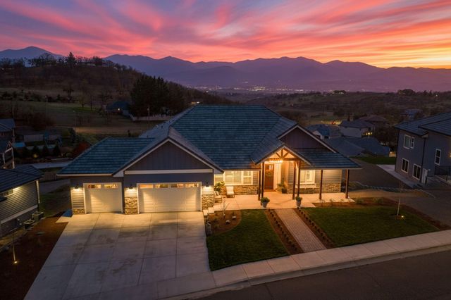 5623 Autumn Park Drive, Medford, OR 97504