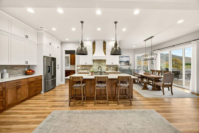 5623 Autumn Park Drive, Medford, OR 97504